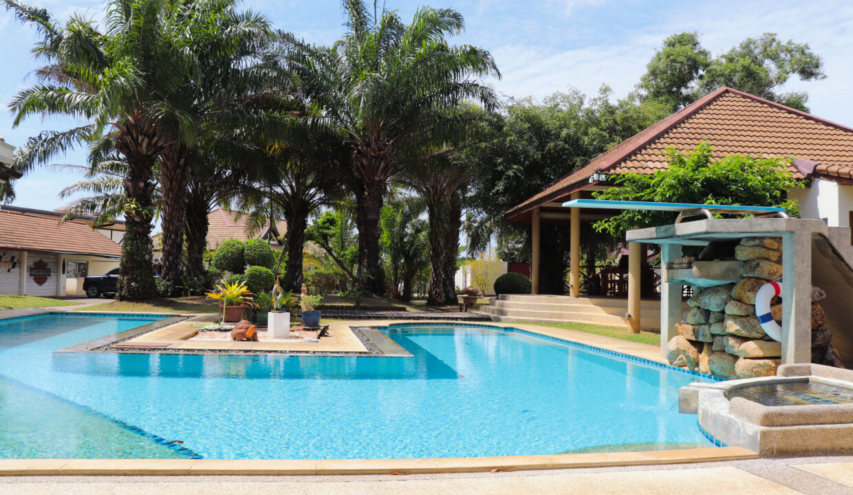 Pool 2