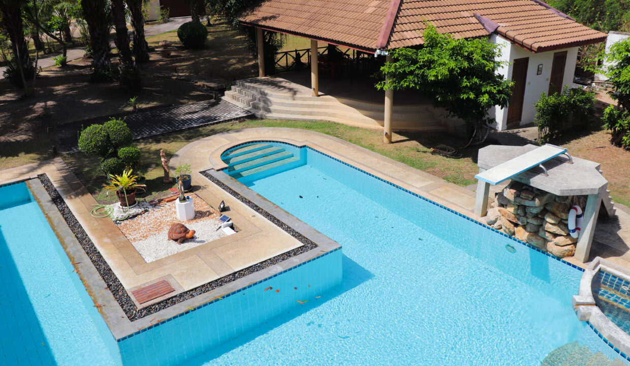 Pool 4