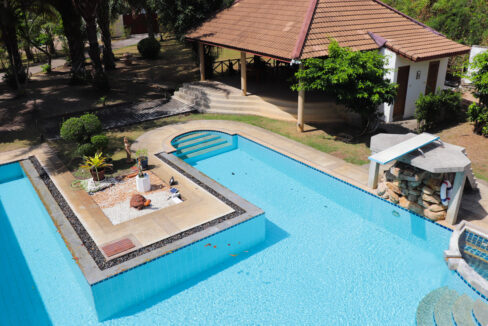 Pool 4